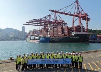 昆侖能源於香港完成首次LNG加注與貨物裝卸同步作業　綠色航運布局再推進
